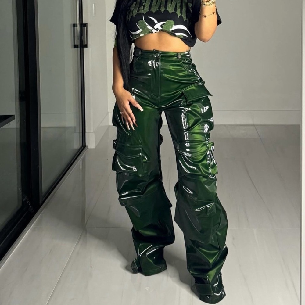 Shiny Green Cargo